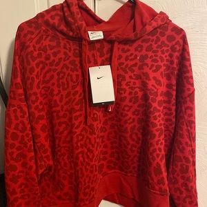 hello im selling this Nike red hoodie it’s a 1X and the tags are still on item .